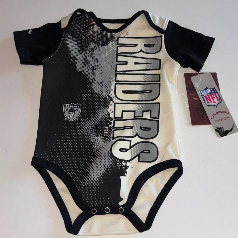RAIDERS ONESIE 12M NEW Raiders Infant Bodysuit - Black and Cream 12 Months NWT